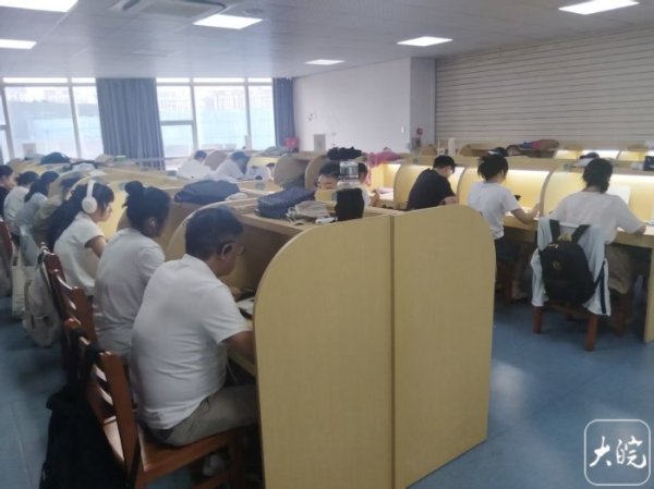 至尊配资 天气热 蚌埠市民的阅读兴致也变“热”_大皖新闻 | 安徽网